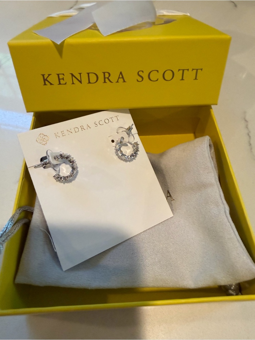Kendra Scott Kailin huggie earrings